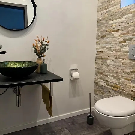 Pavlovic & Goetze * Harsum